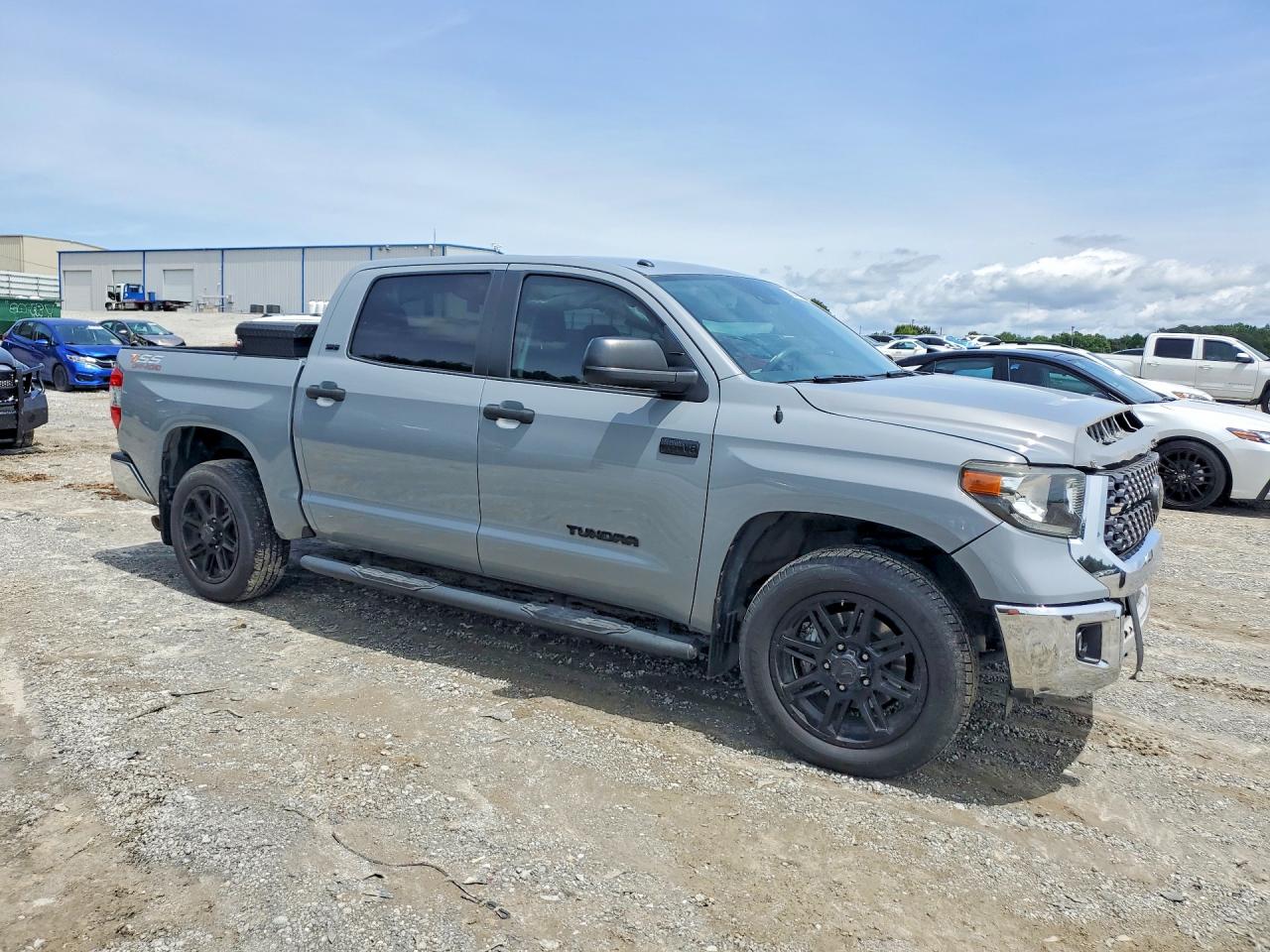 Toyota Tundra Crewmax Sr5