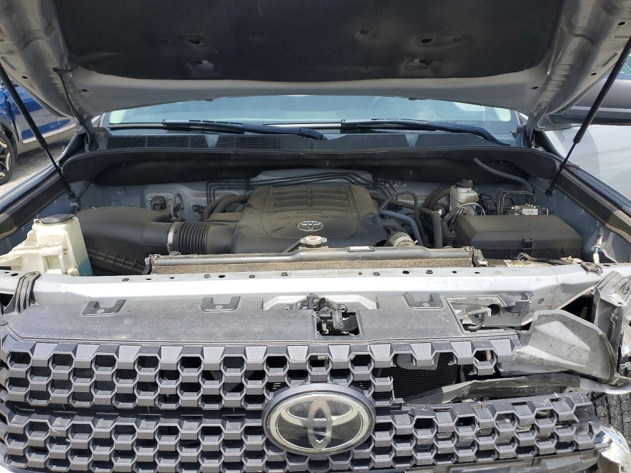 Toyota Tundra Crewmax Sr5