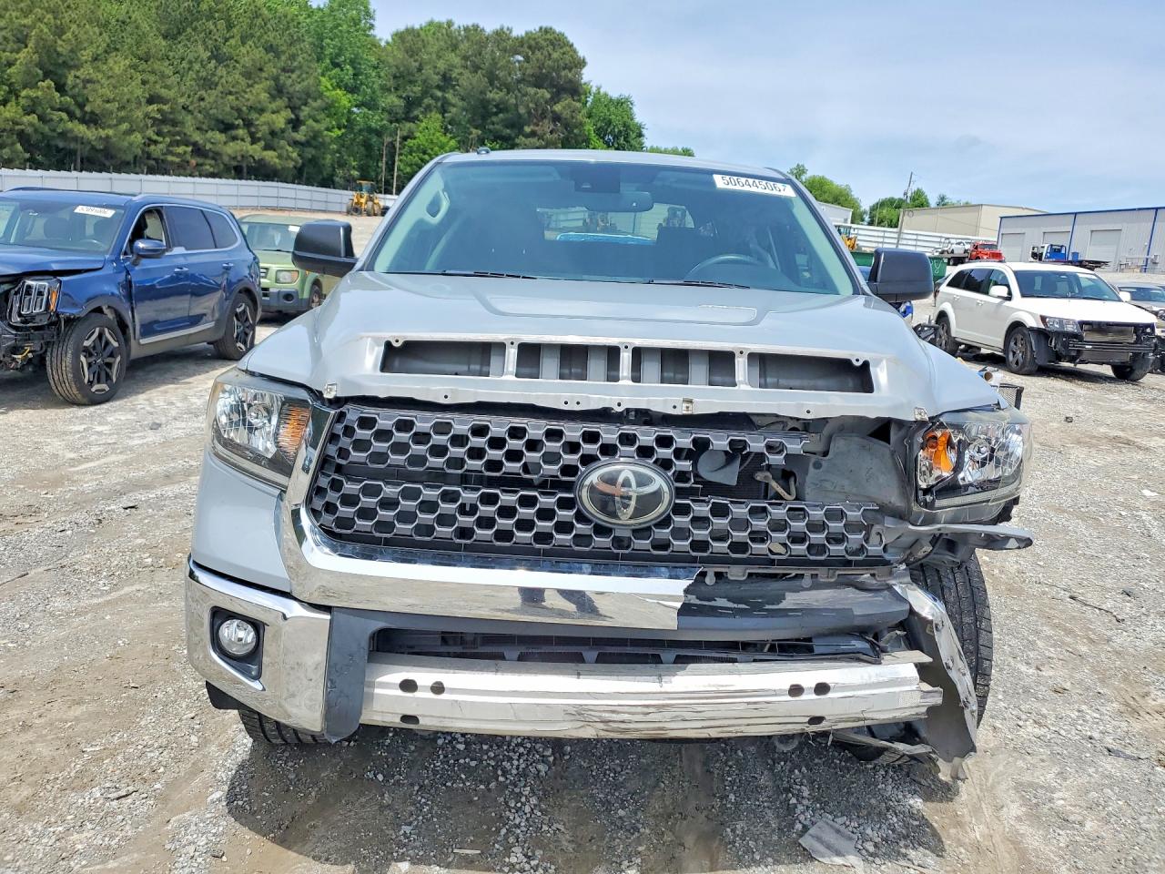 Toyota Tundra Crewmax Sr5
