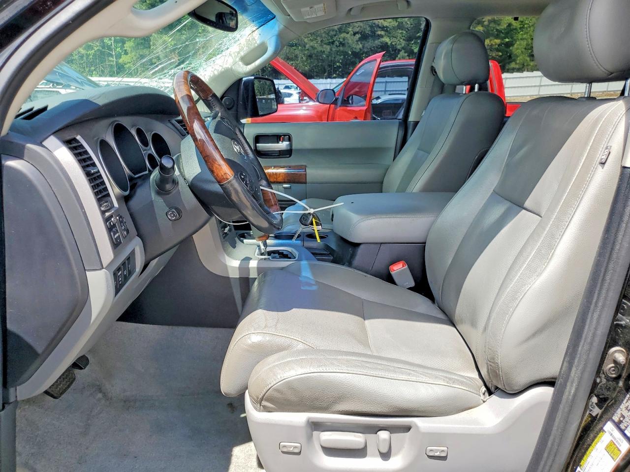 Toyota Sequoia Platinum