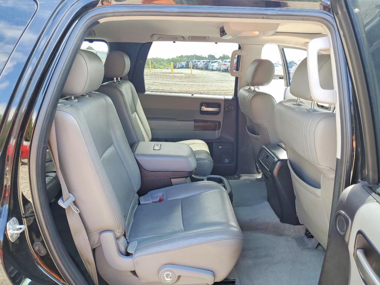 Toyota Sequoia Platinum