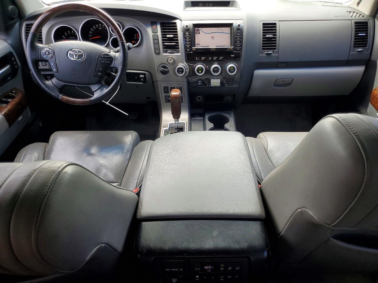Toyota Sequoia Platinum