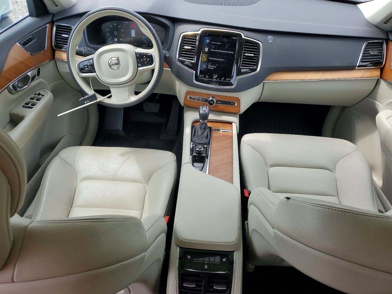 Volvo XC90 T6 Momentum