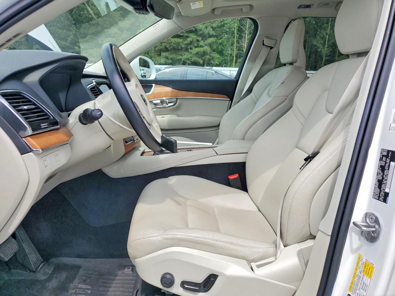 Volvo XC90 T6 Momentum