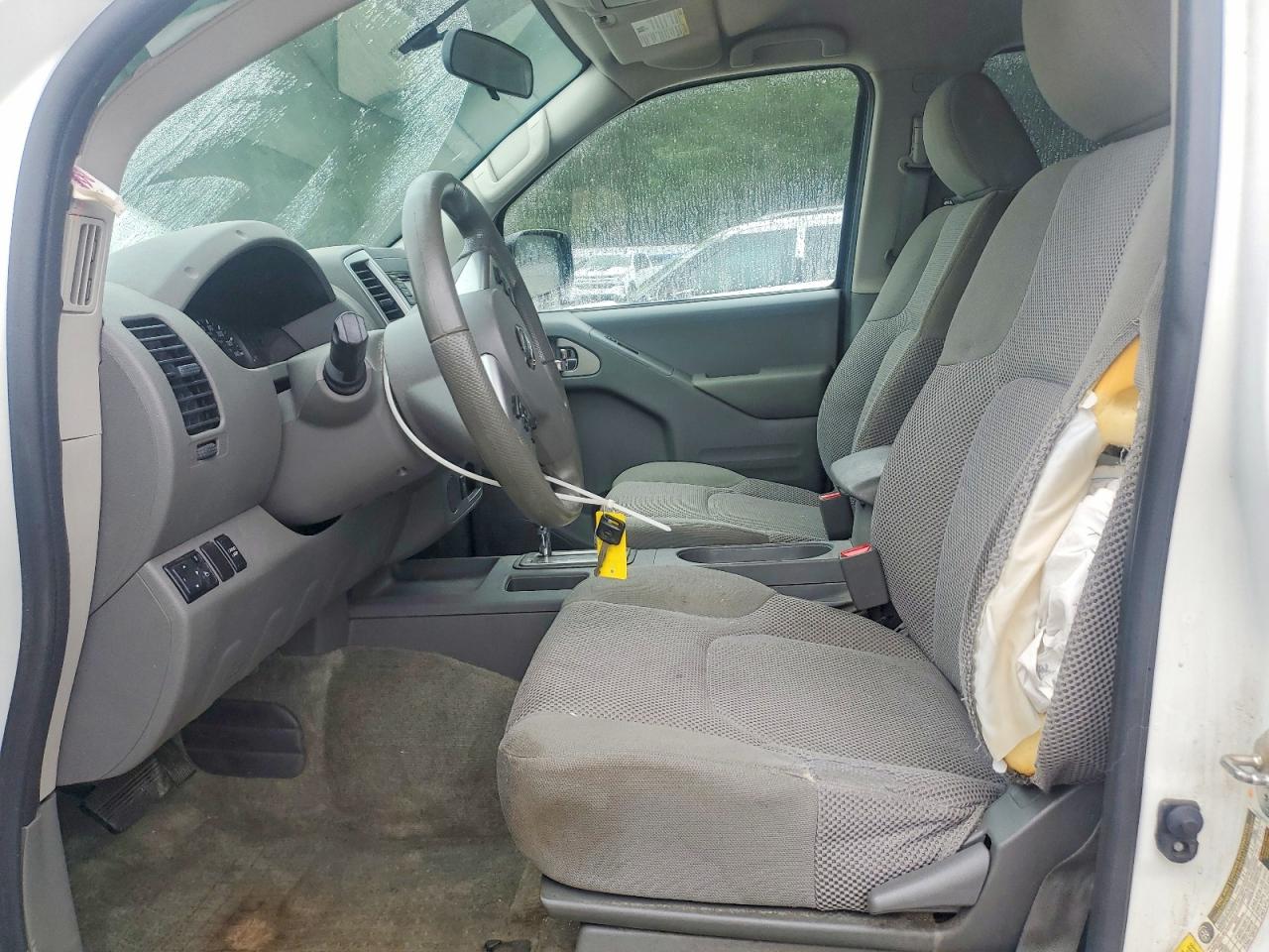 Nissan Frontier Sv