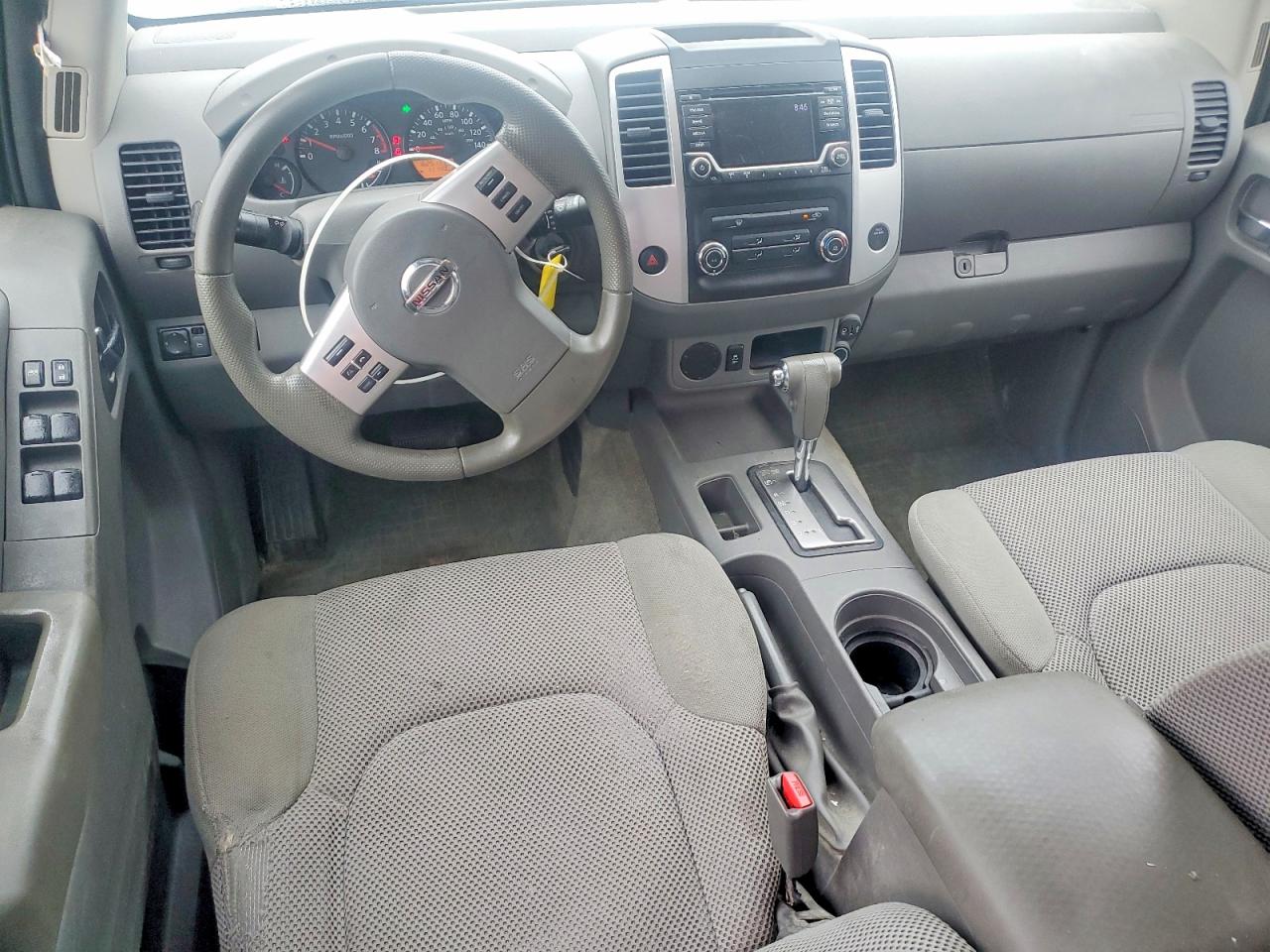 Nissan Frontier Sv