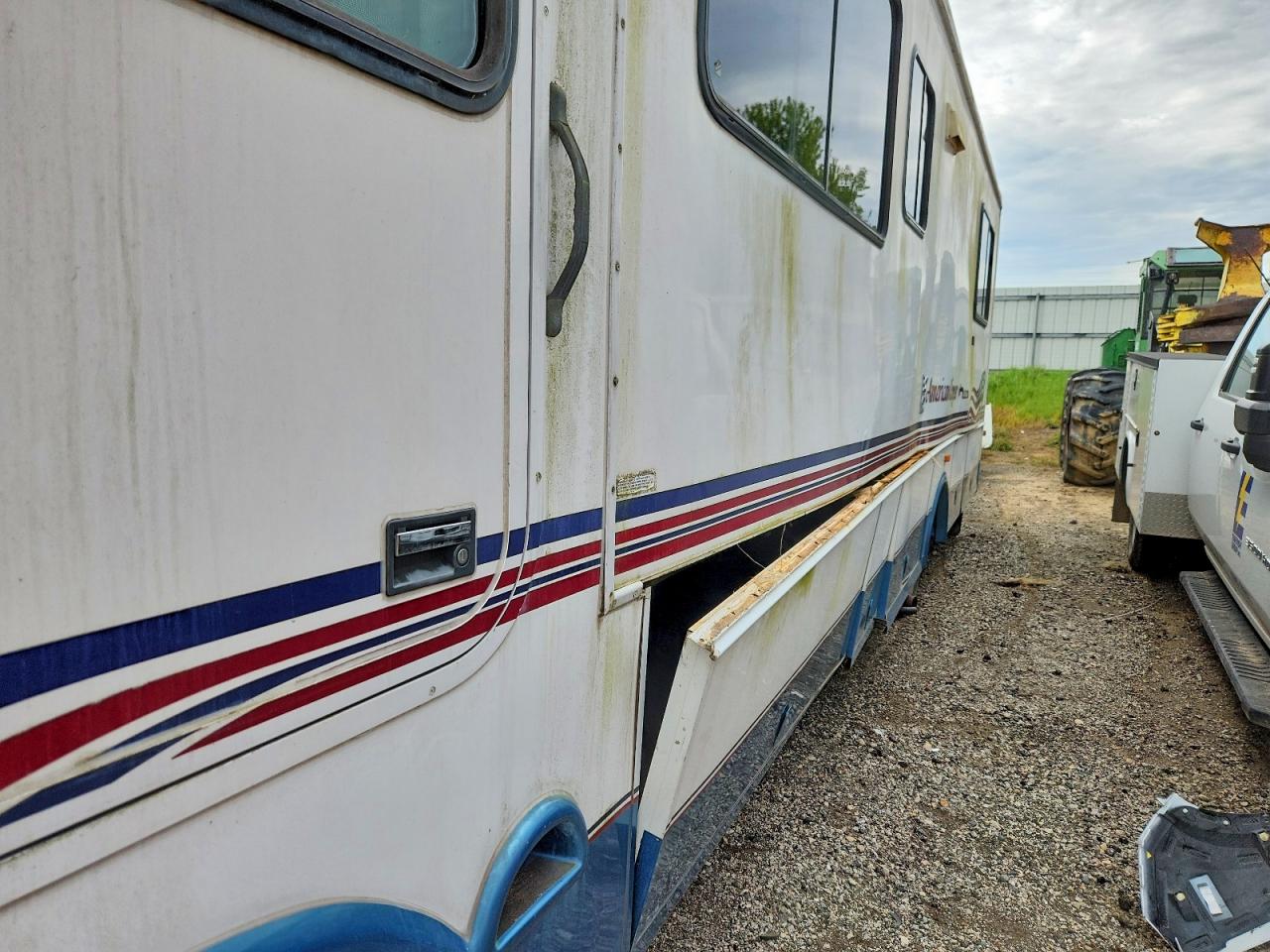 Rexhall F-550