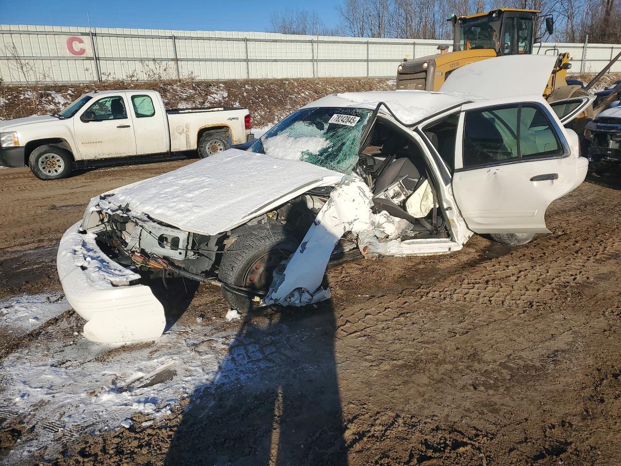 Salvage Ford Crown Vic Image