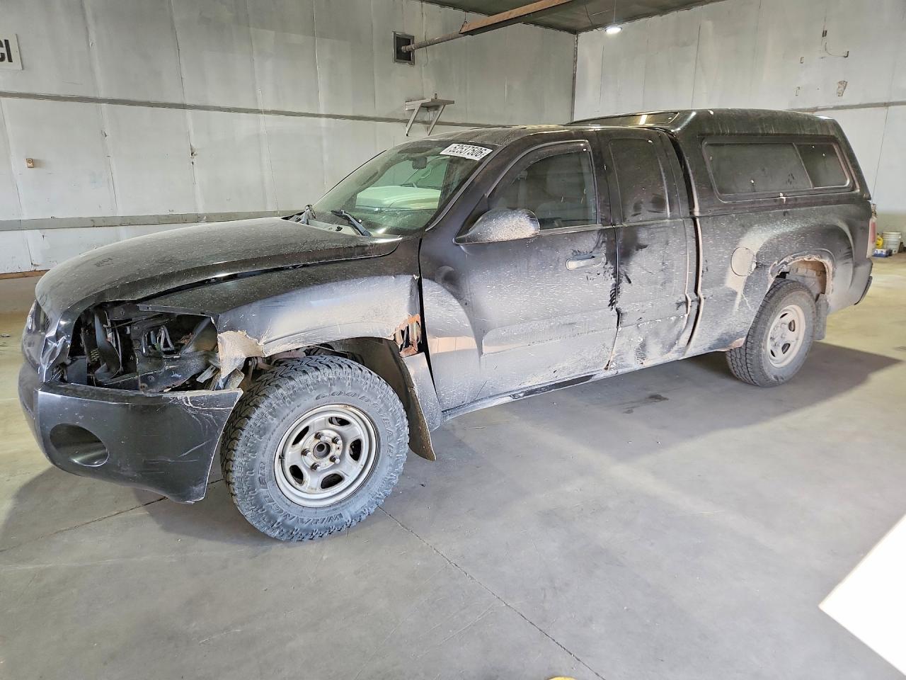 Salvage Mitsubishi Raider Image