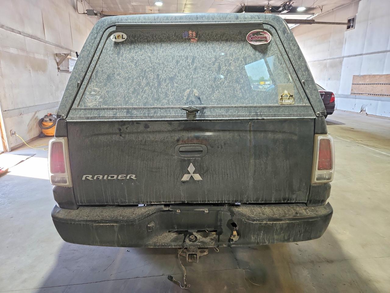 Mitsubishi Raider Ls