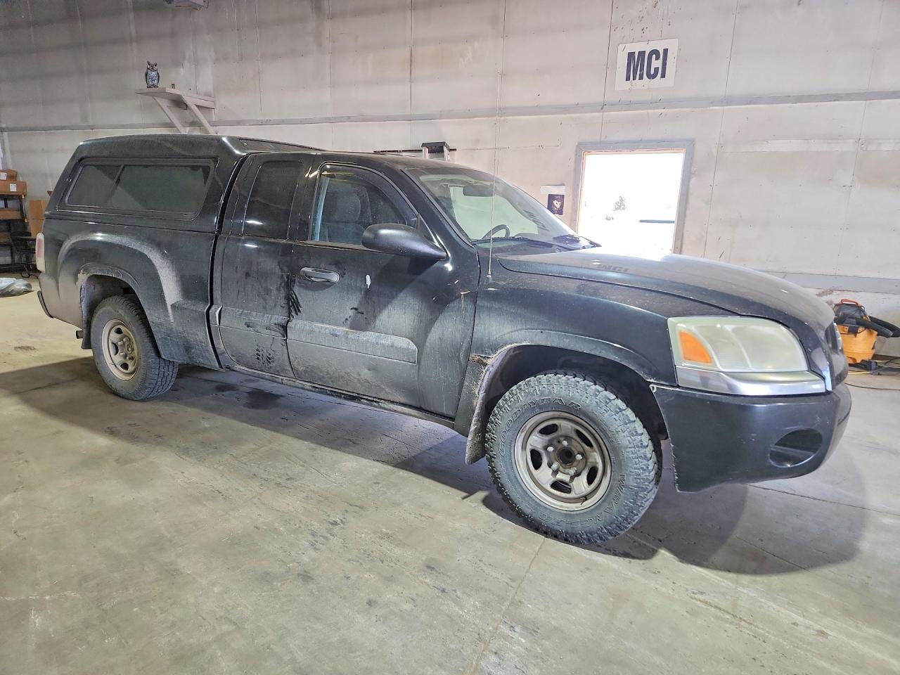 Mitsubishi Raider Ls