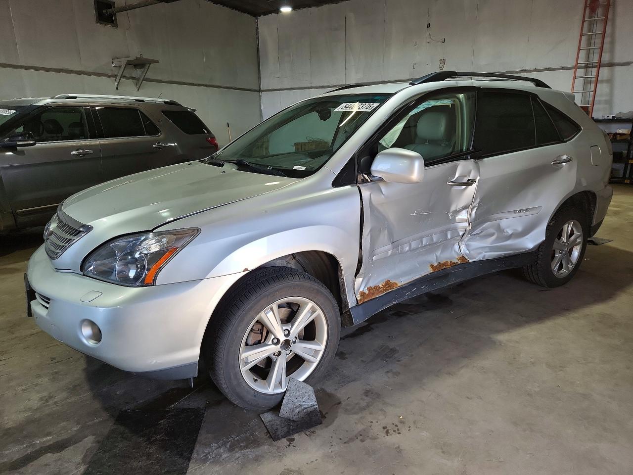 Salvage Lexus RX Image