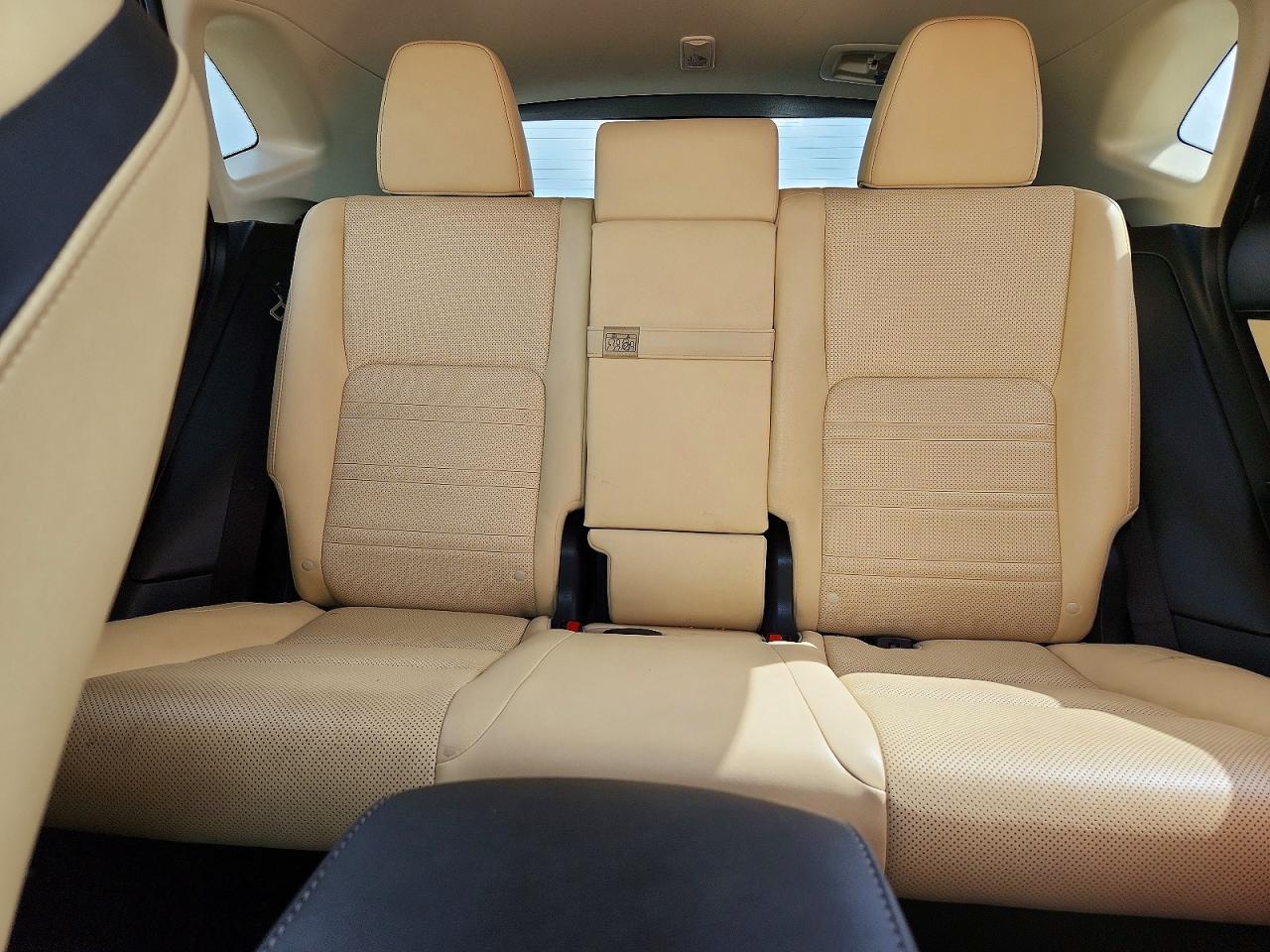Lexus NX Base