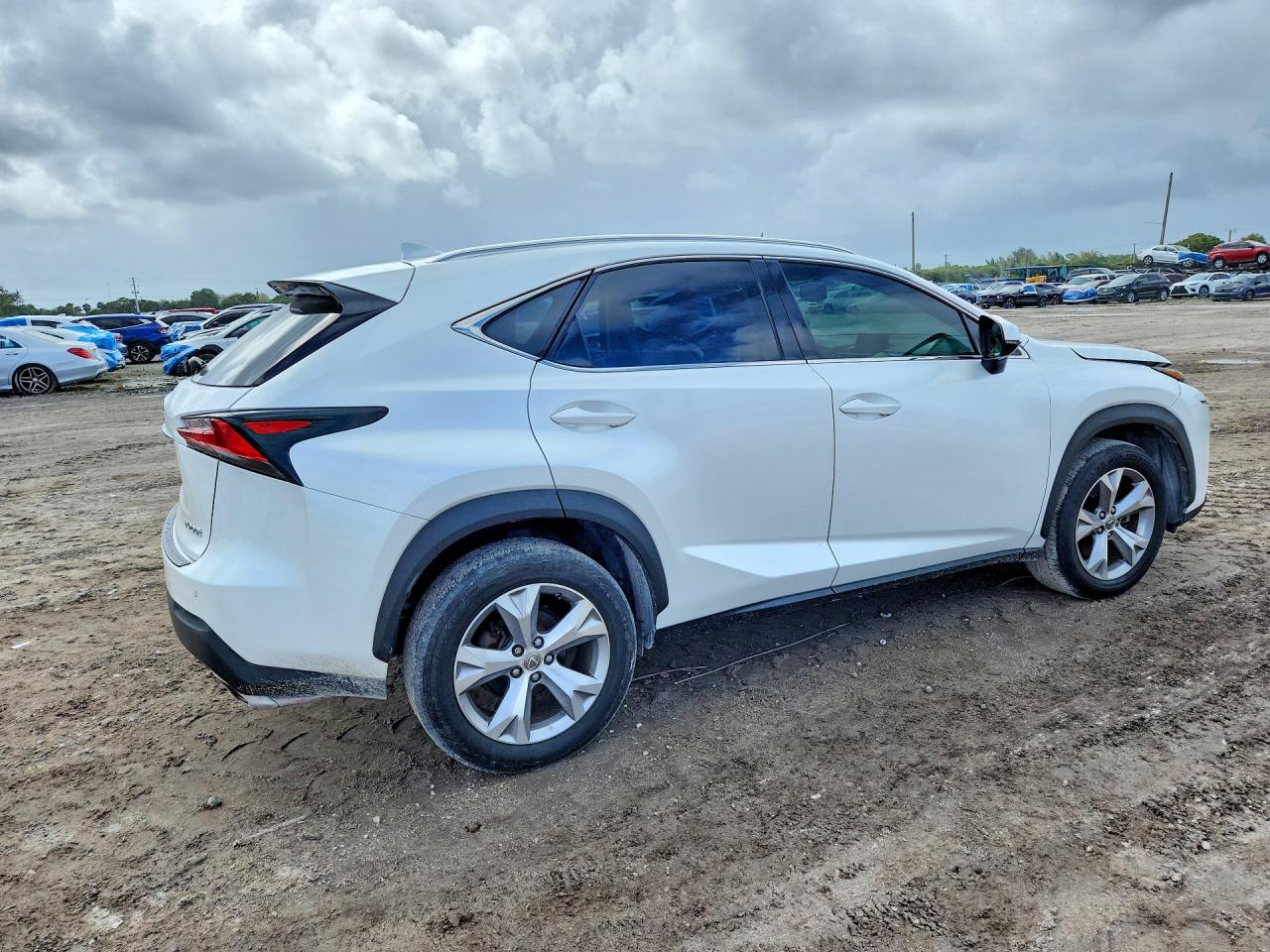 Lexus NX Base