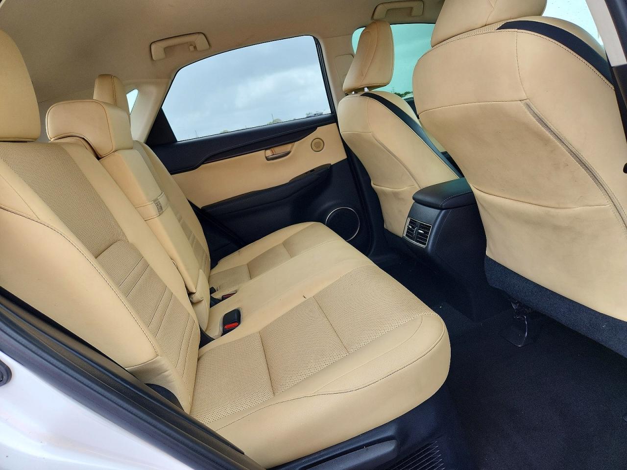 Lexus NX Base