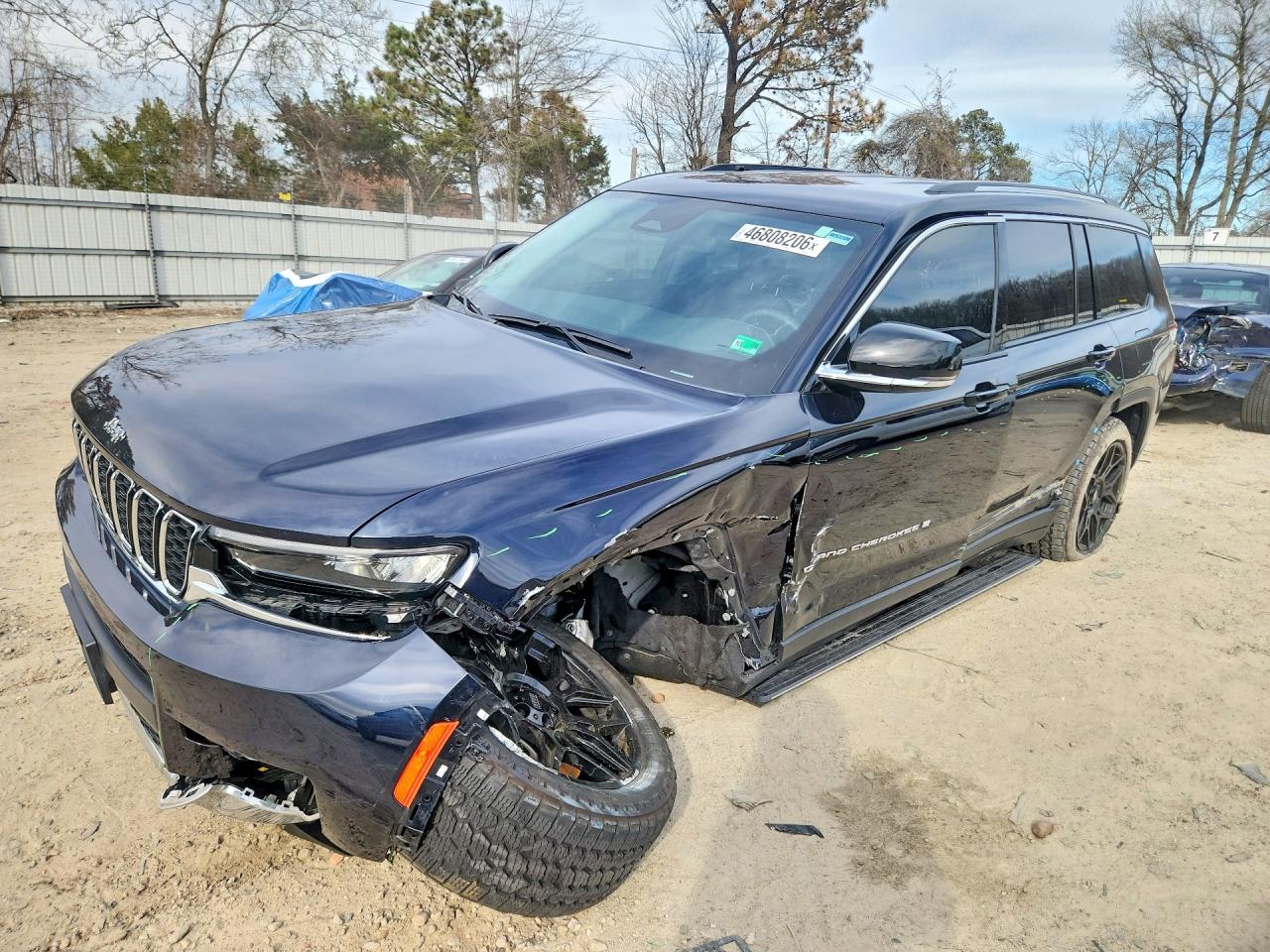 Salvage Jeep Cherokee Image