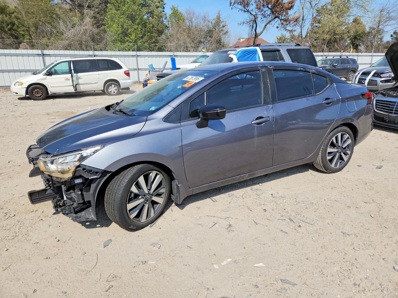 Salvage Nissan Versa Image