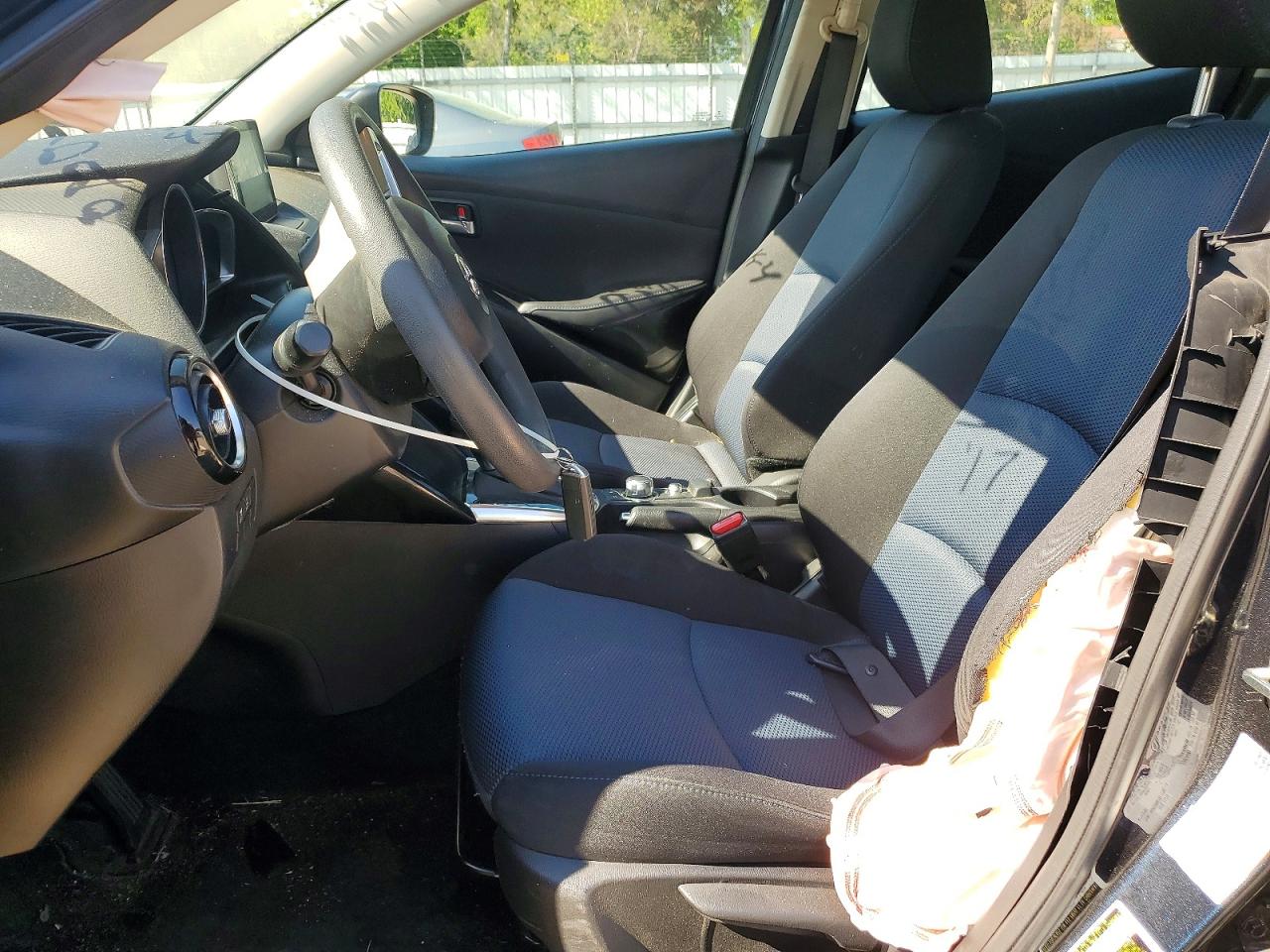 Toyota Yaris Base