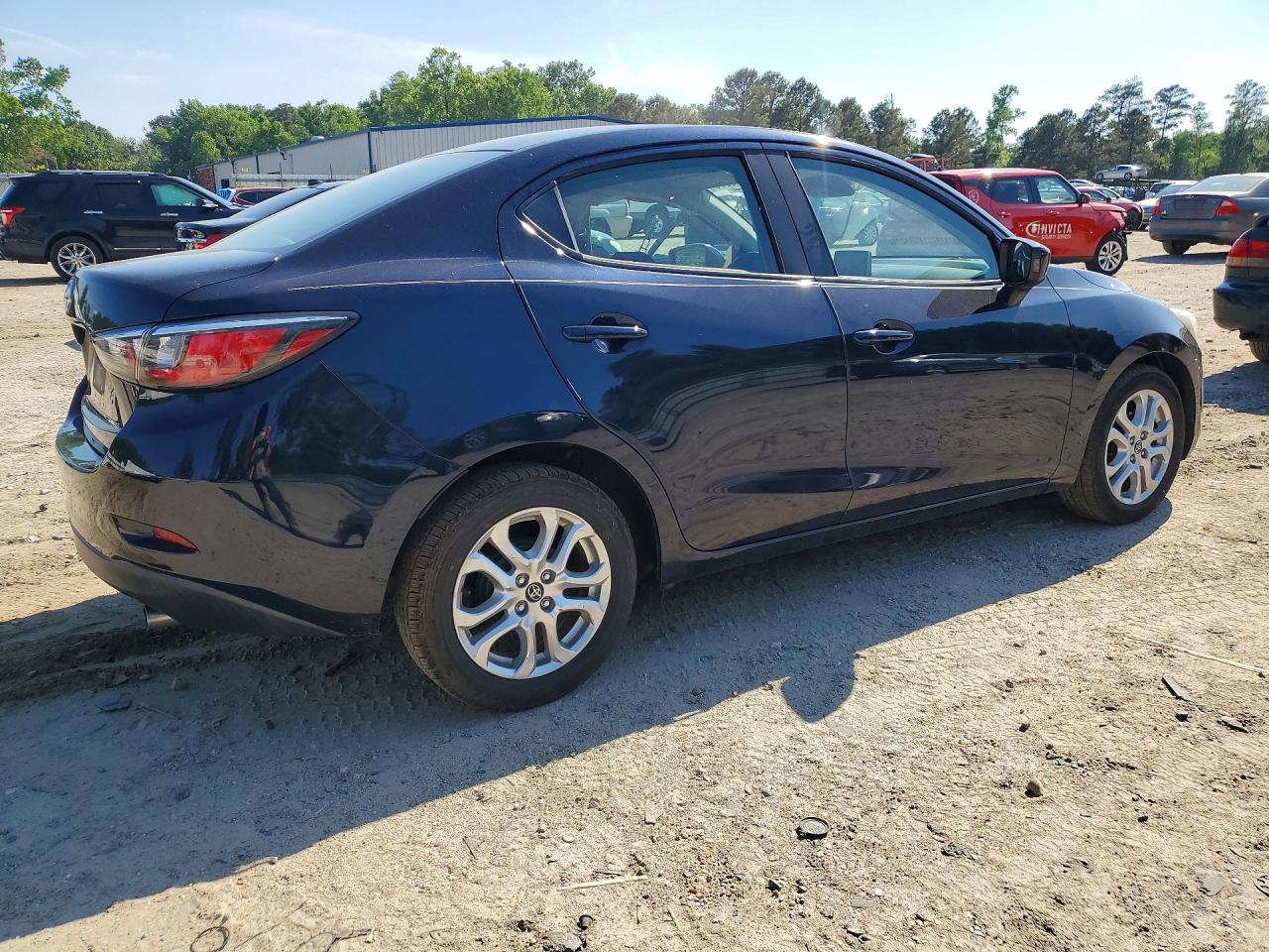 Toyota Yaris Base