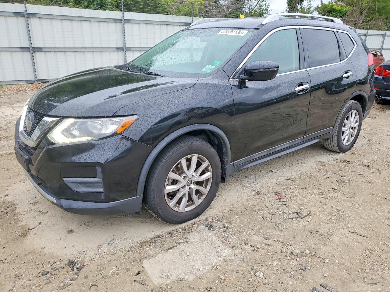 Salvage Nissan Rogue Image