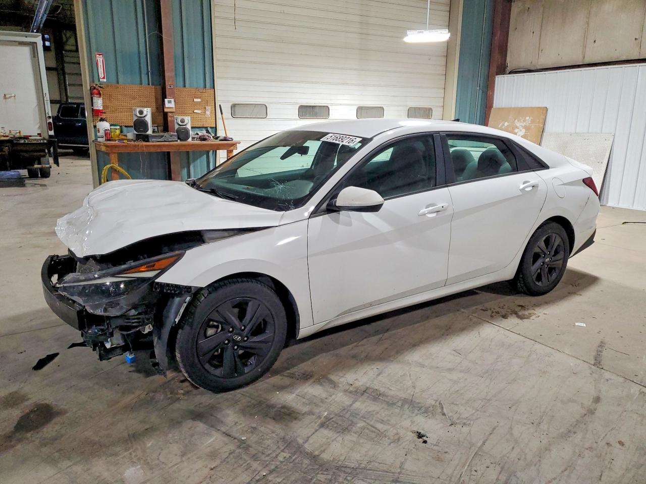 Salvage Hyundai ELANTRA Image