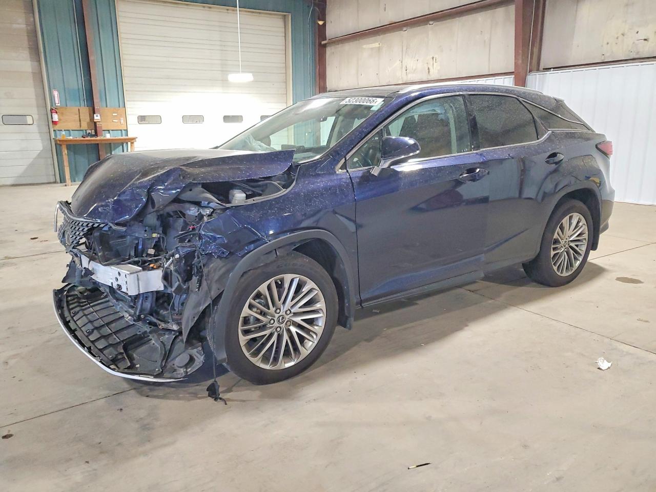 Salvage Lexus RX Image