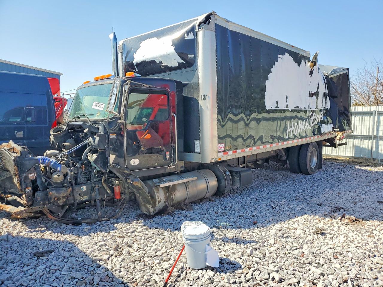 Salvage Kenworth T330 Image