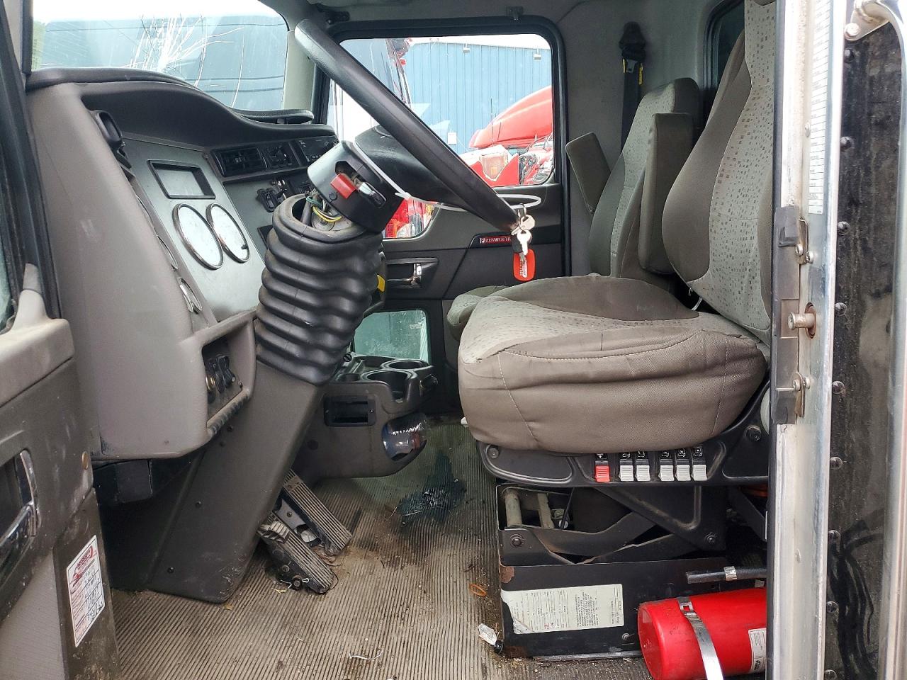 Kenworth T330