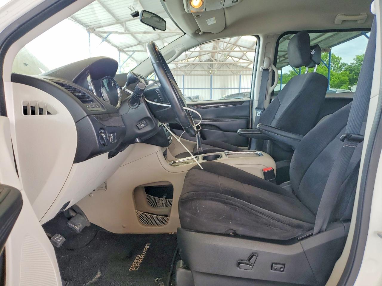 Dodge Caravan Sxt