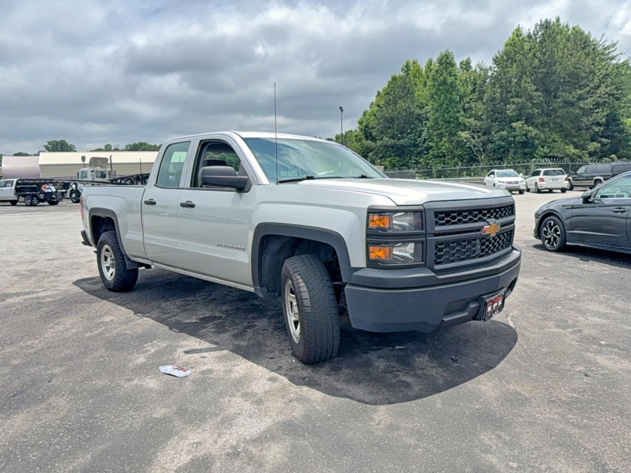 Salvage Chevrolet Silverado Image