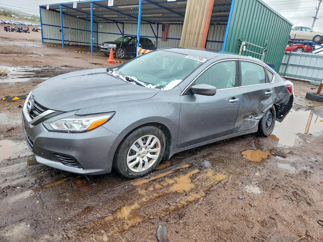 Salvage Nissan Altima Image