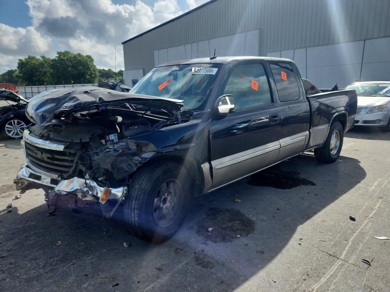Salvage GMC Sierra Image