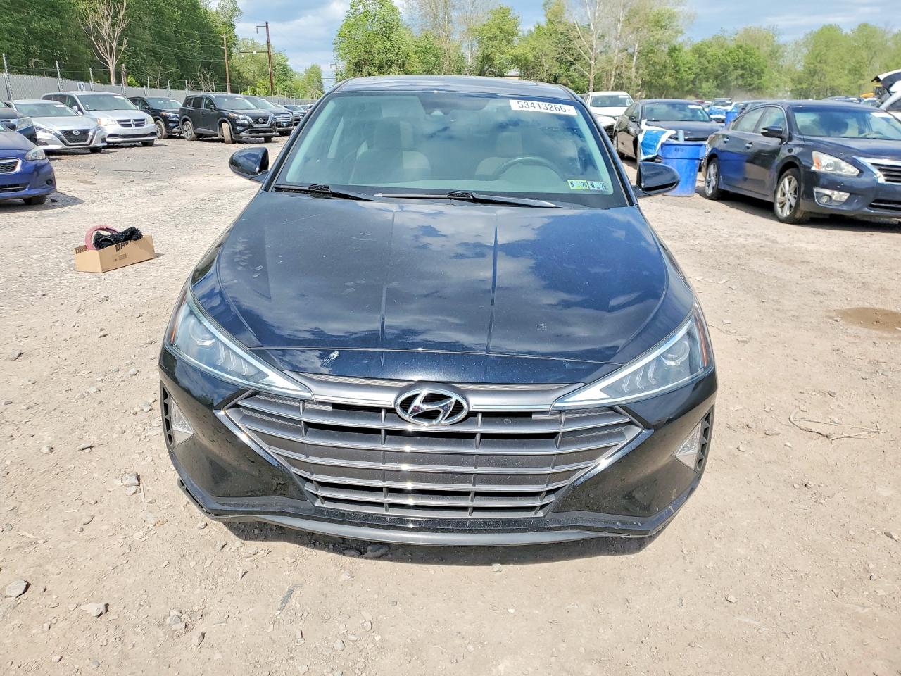 Hyundai ELANTRA Value Edition