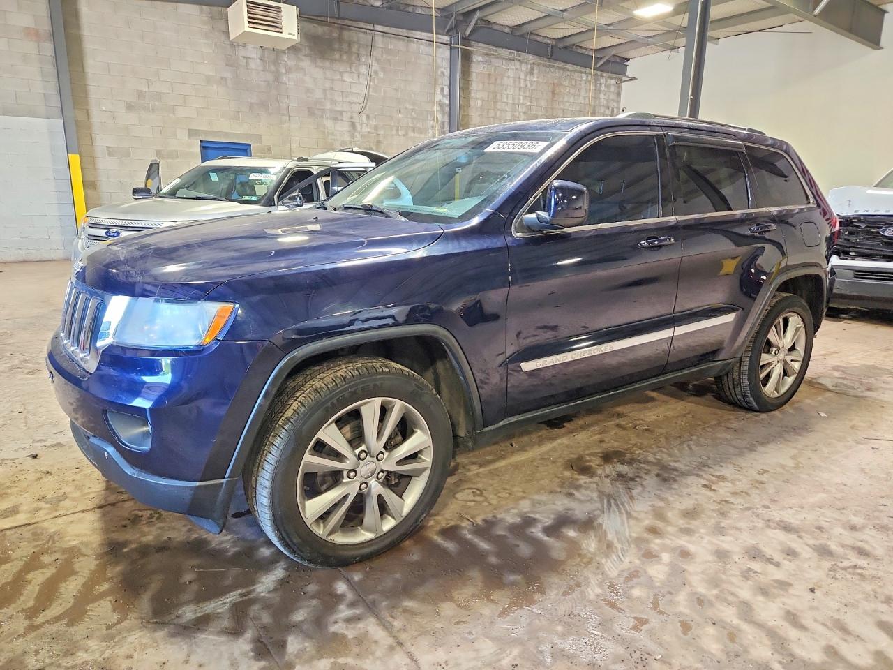 Salvage Jeep Cherokee Image