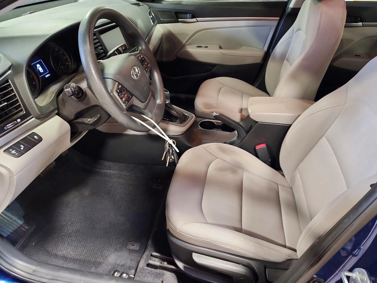 Hyundai ELANTRA Sel