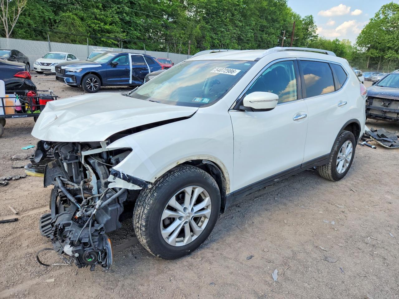 Salvage Nissan Rogue Image