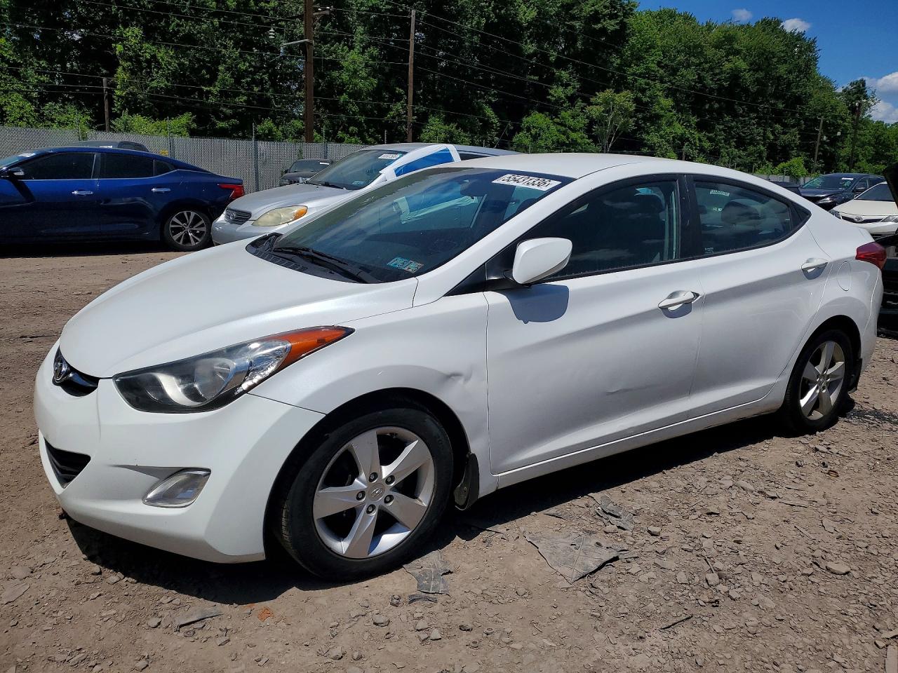 Salvage Hyundai ELANTRA Image