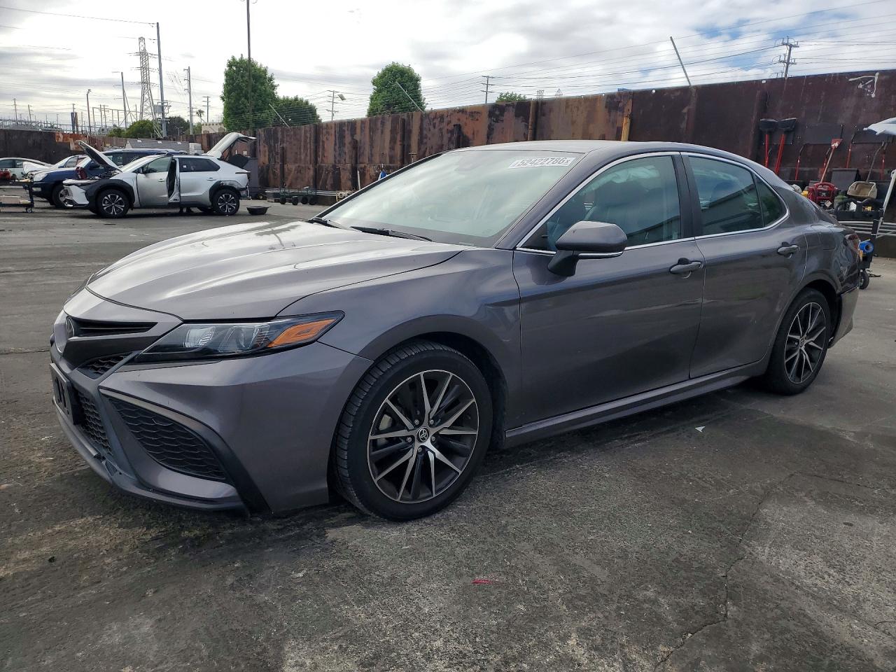Salvage Toyota Camry Image
