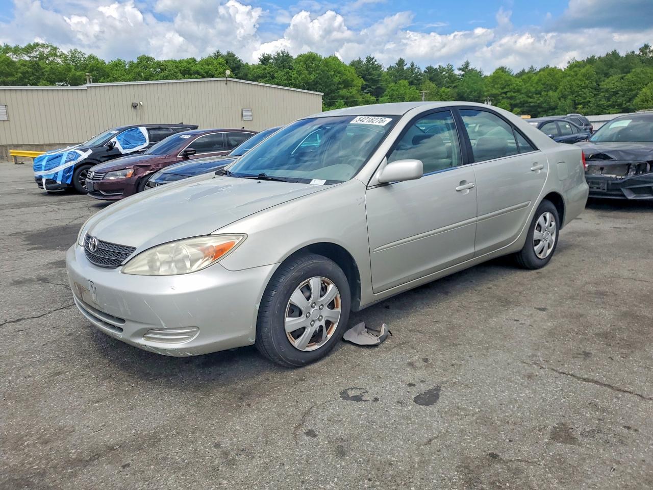 Salvage Toyota Camry Image