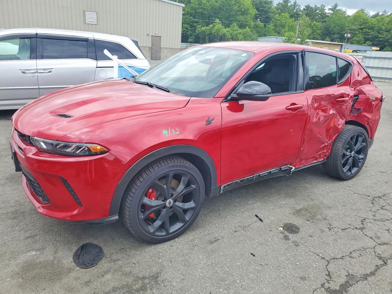 Salvage Dodge Hornet Image