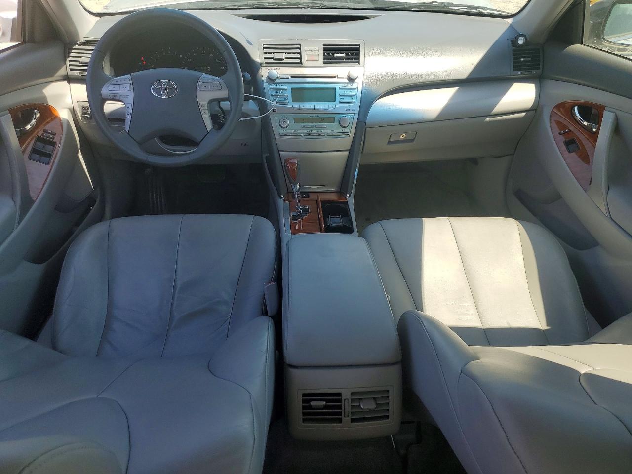 Toyota Camry Xle V6