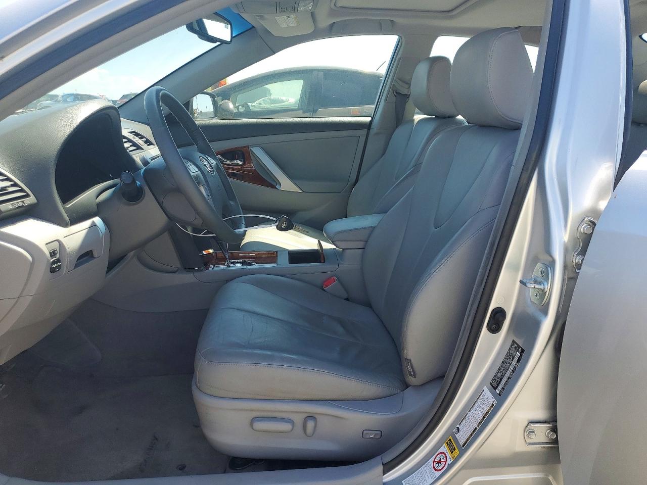 Toyota Camry Xle V6