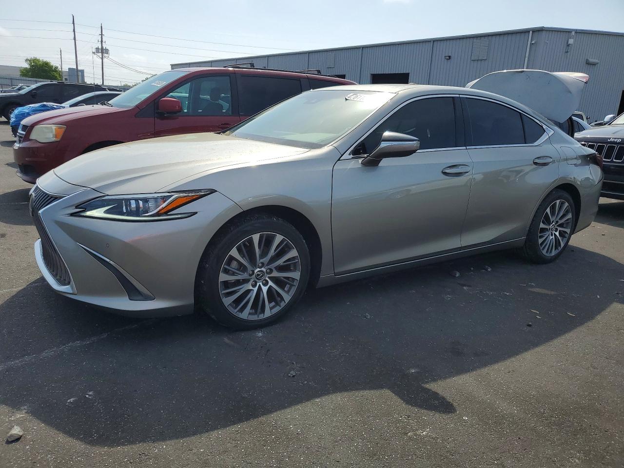 Salvage Lexus Es Image