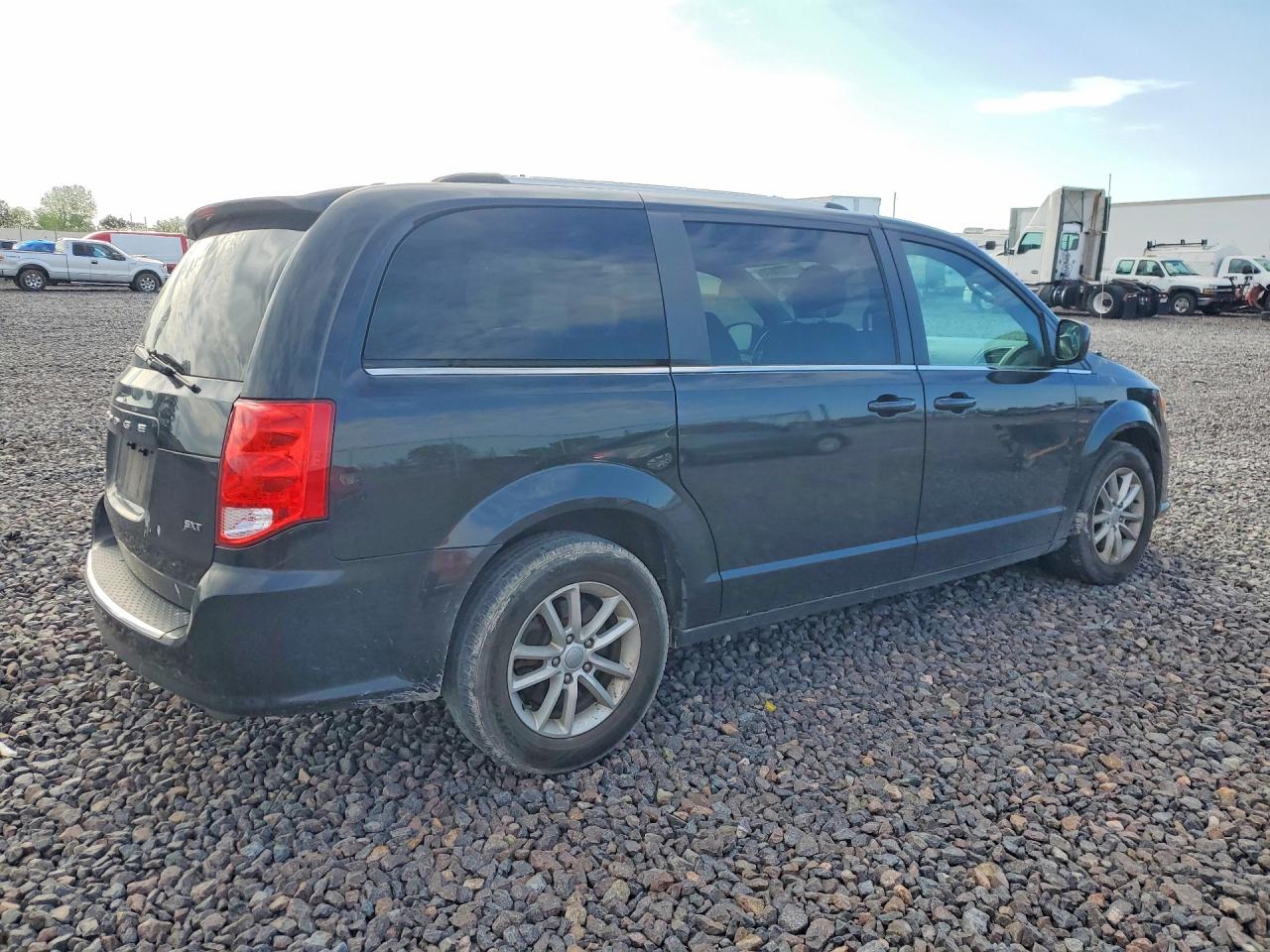 Dodge Caravan Sxt
