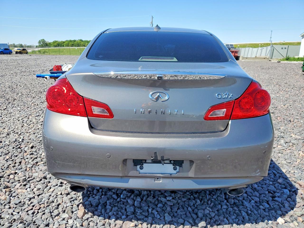 INFINITI G37 X