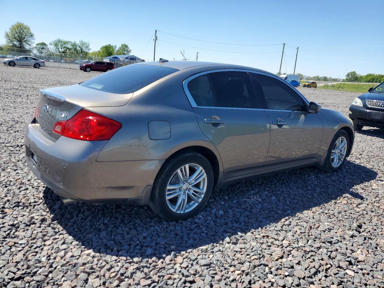 INFINITI G37 X