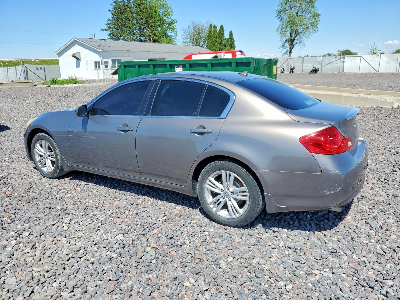 INFINITI G37 X