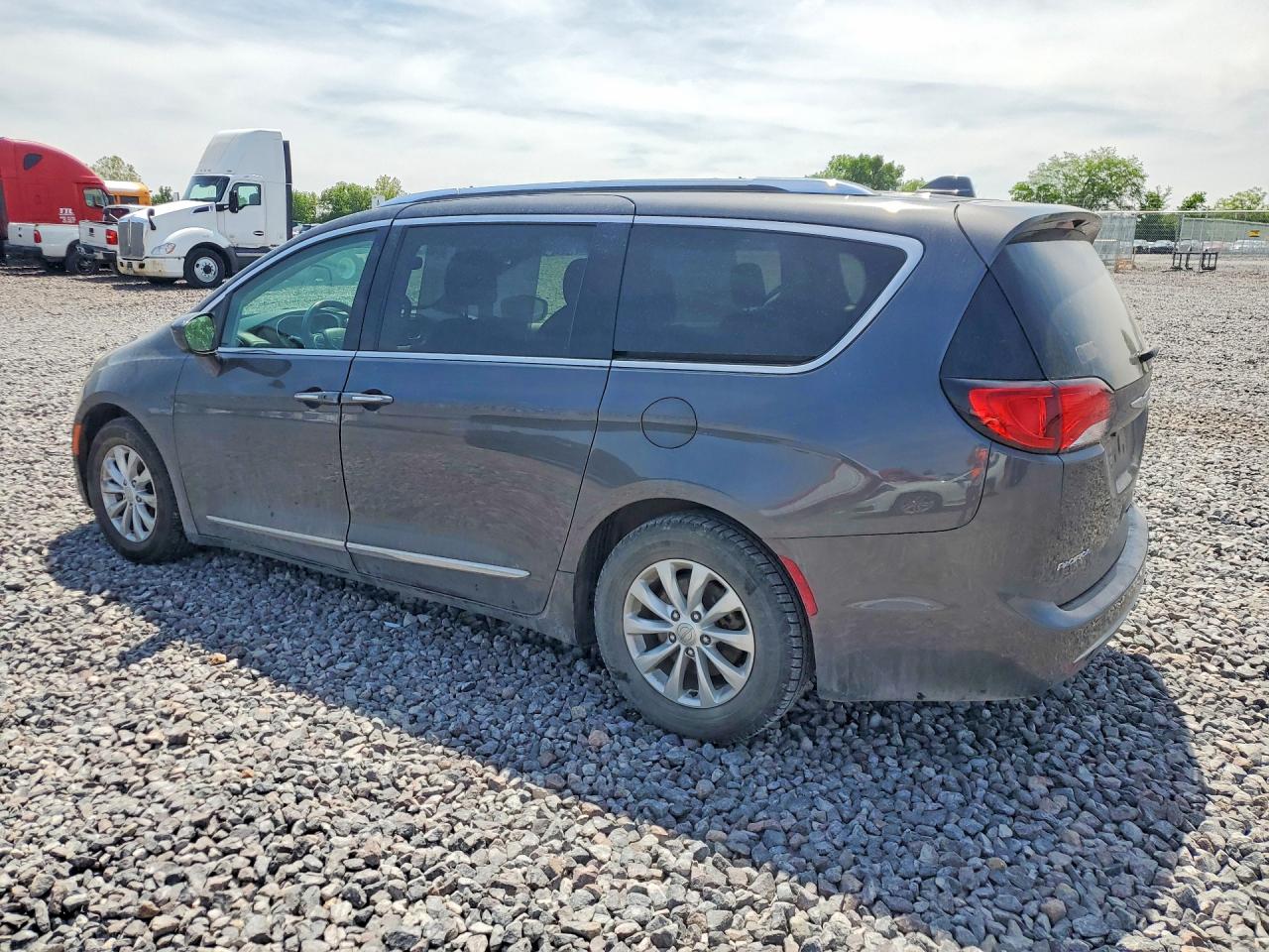 Chrysler Pacifica Touring L Plus