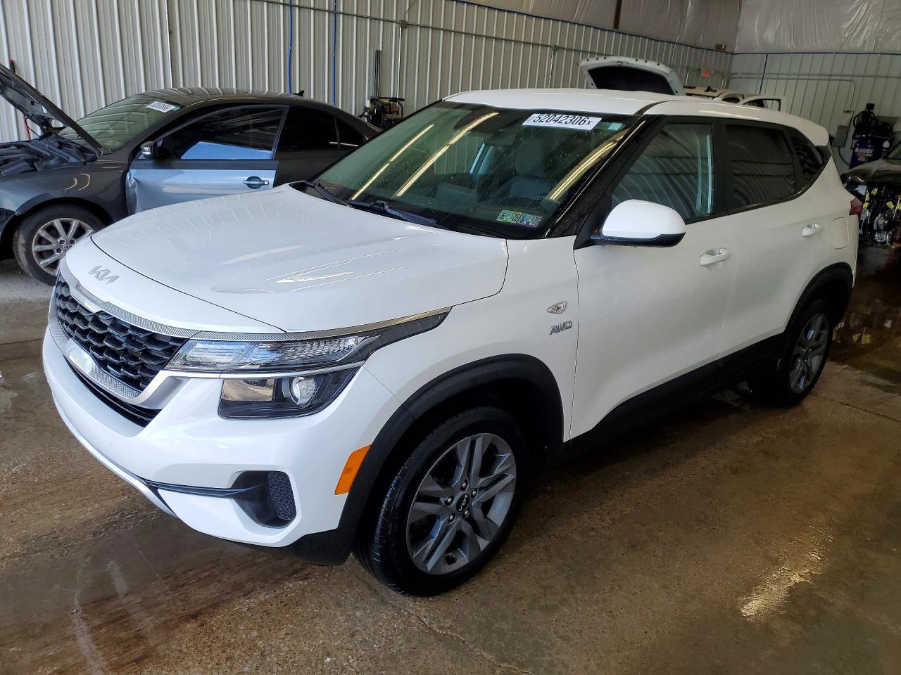 Salvage Kia Seltos Image