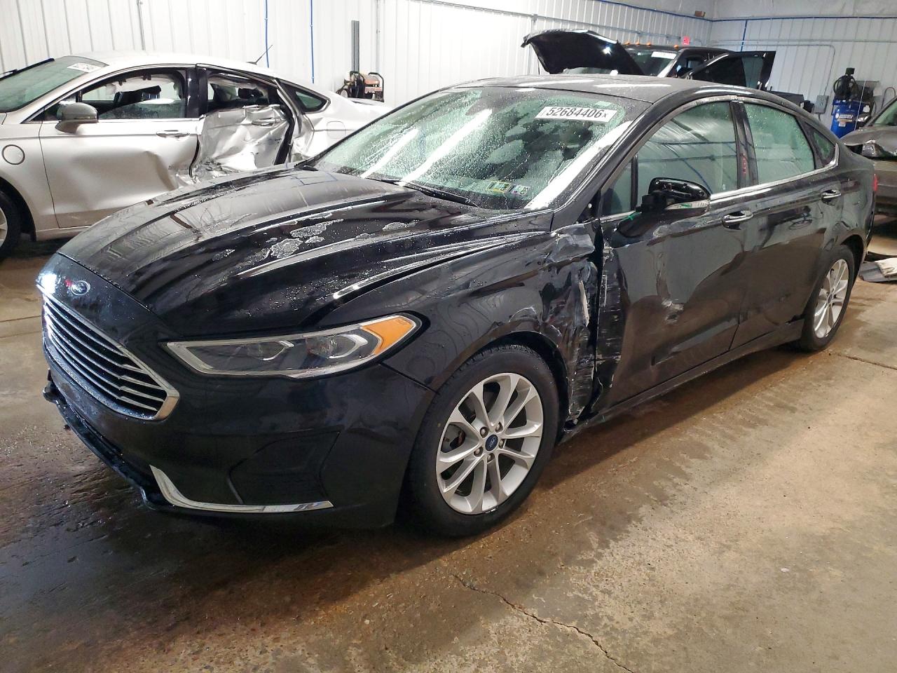 Salvage Ford Fusion Image